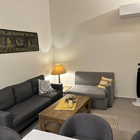 The Old Stables Apartment Vatos Bagian luar foto