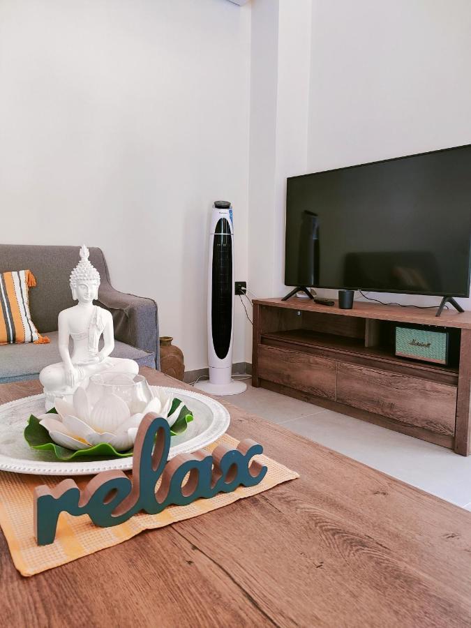 The Old Stables Apartment Vatos Bagian luar foto