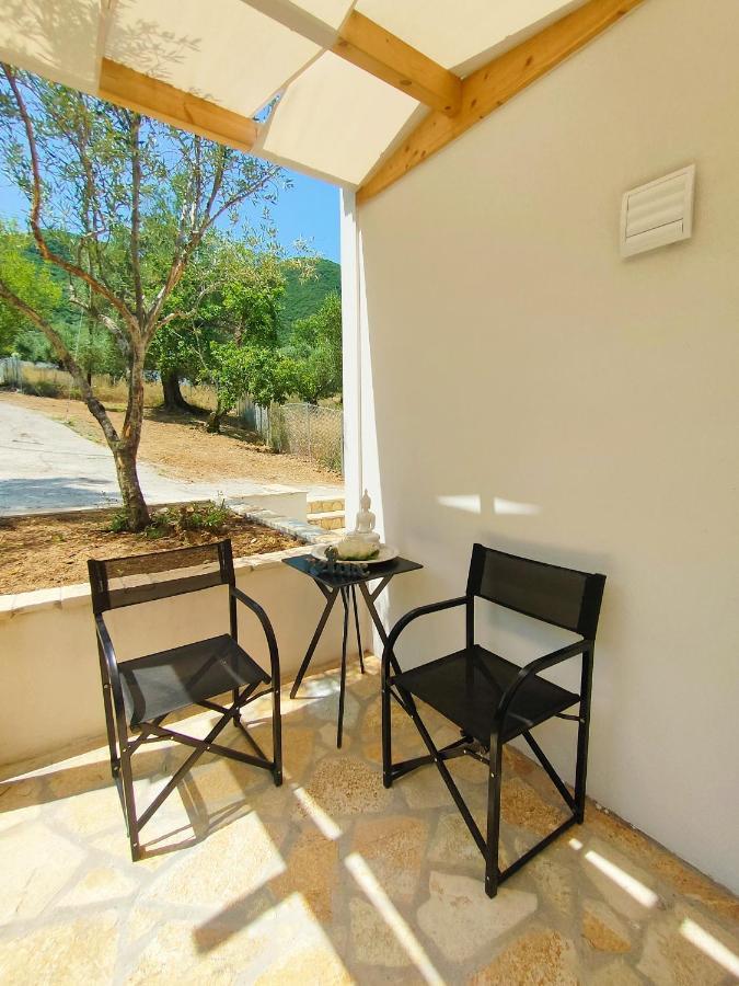 The Old Stables Apartment Vatos Bagian luar foto