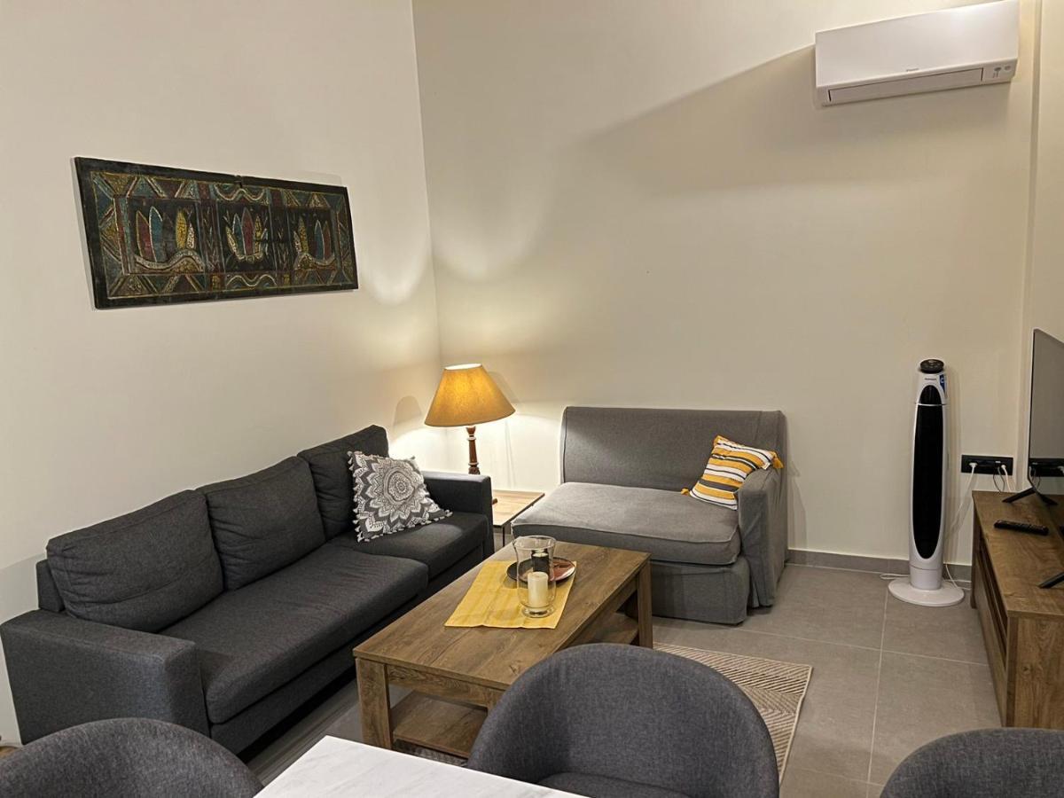 The Old Stables Apartment Vatos Bagian luar foto