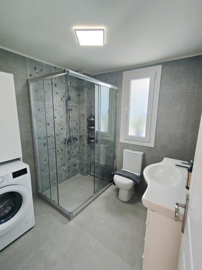 The Old Stables Apartment Vatos Bagian luar foto
