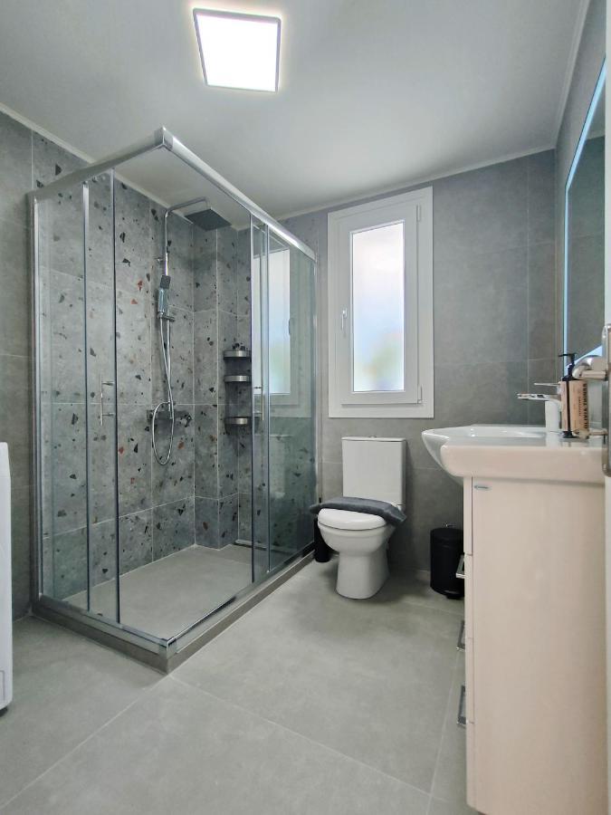 The Old Stables Apartment Vatos Bagian luar foto