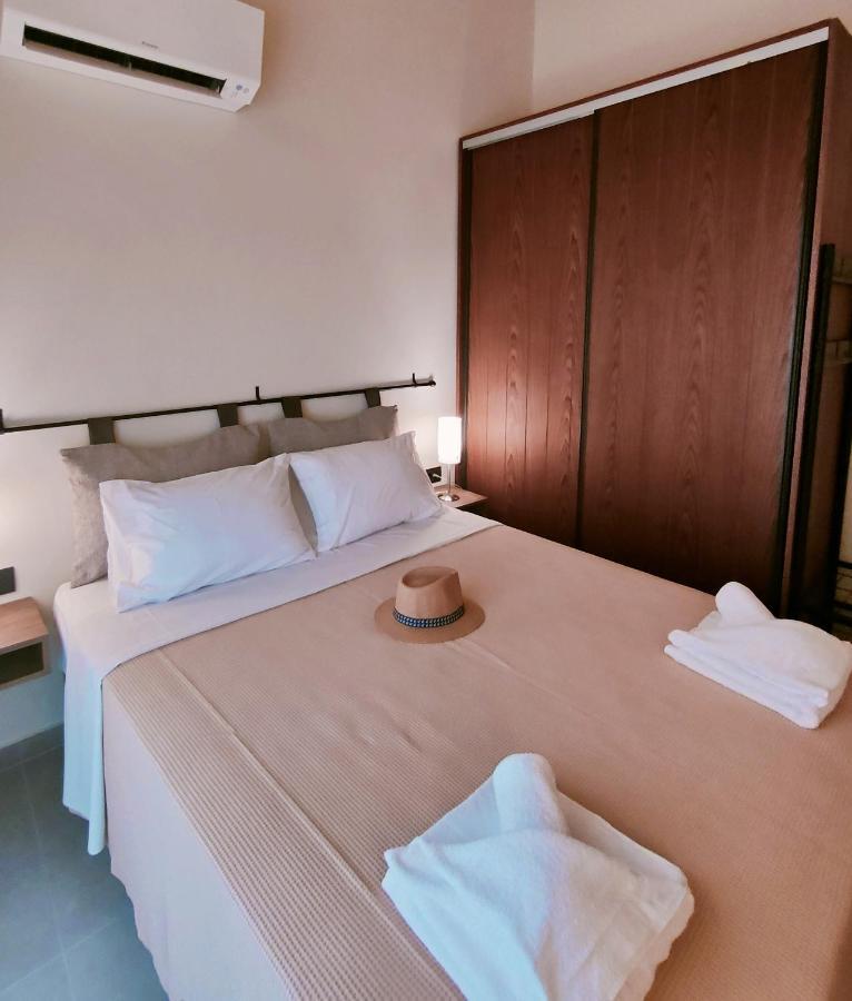 The Old Stables Apartment Vatos Bagian luar foto